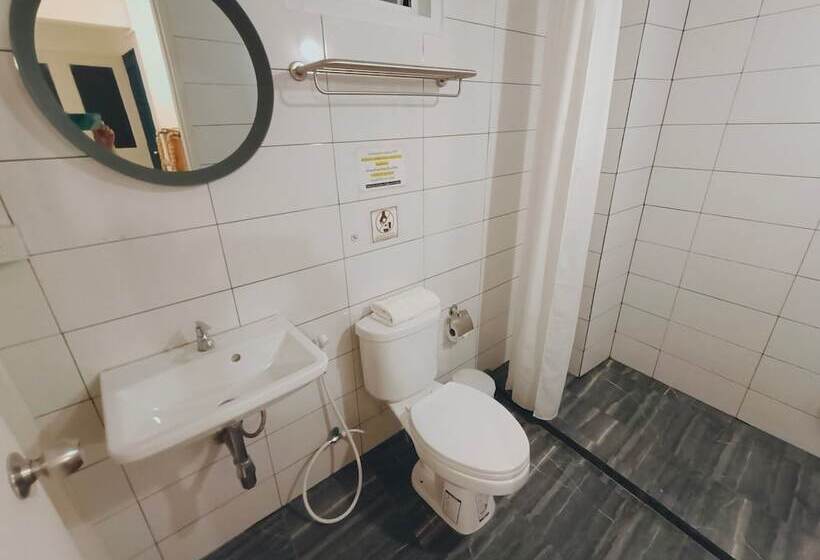 בית מלון כפרי The Seaport