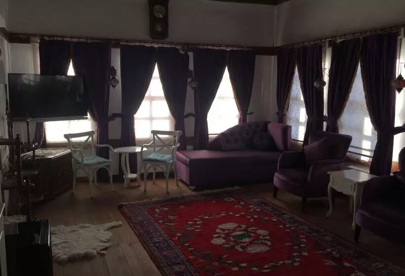 Kuscu Han Otel