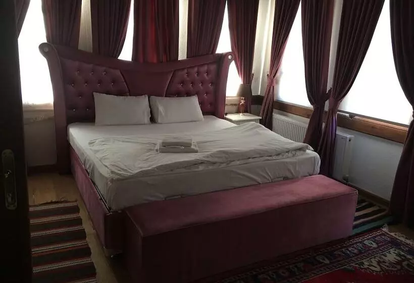 Kuscu Han Otel