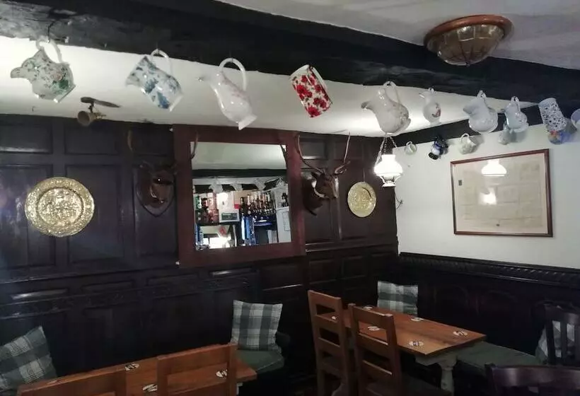 پانسیون The George And Dragon Inn