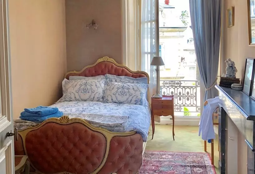 تختخواب و صبحانه L Hotel De Hercé Chambre D Hote