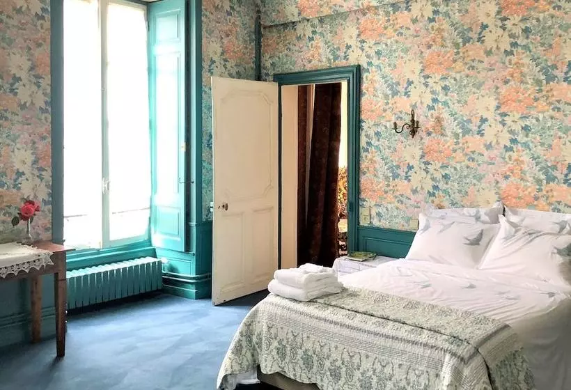 تختخواب و صبحانه L Hotel De Hercé Chambre D Hote