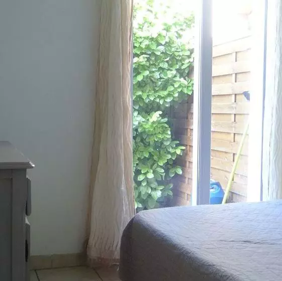 تختخواب و صبحانه Le Cabanon De Régine  Chambre D Hôtes