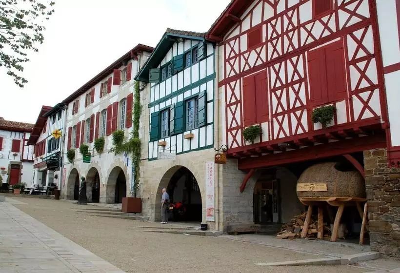 ベッドアンドブレックファースト Maison Hegoa   Chambres D Hôtes