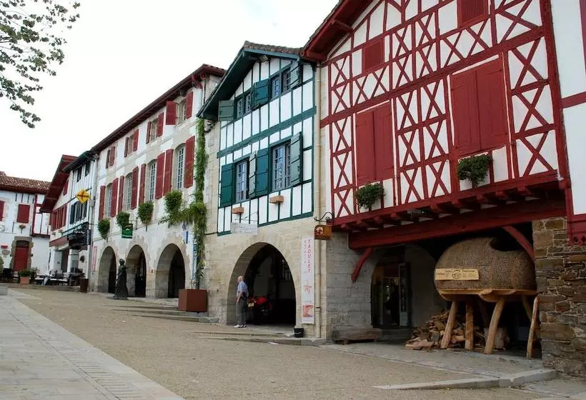 ベッドアンドブレックファースト Maison Hegoa   Chambres D Hôtes