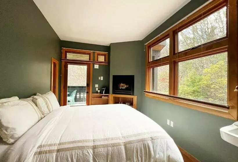 Aamiaismajoitus (B&B) Outland Chalet & Suites Great Smoky Mountains