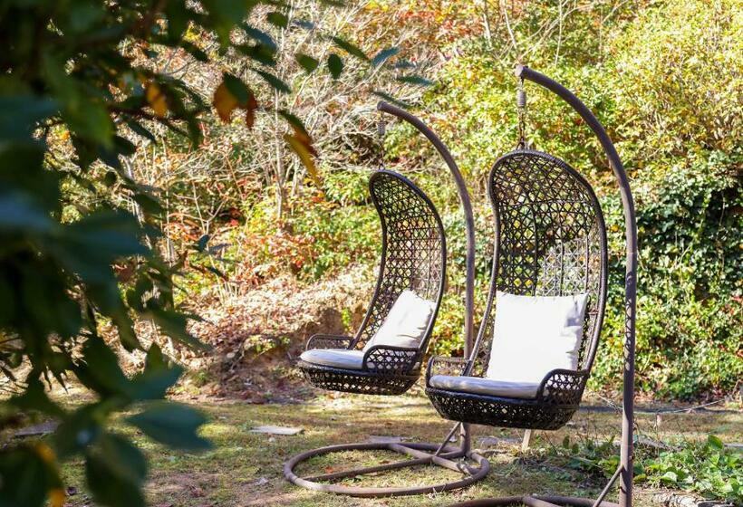 مبيت وإفطار Outland Chalet & Suites Great Smoky Mountains