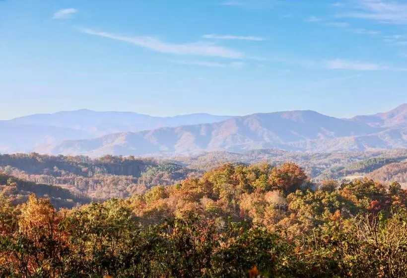 Aamiaismajoitus (B&B) Outland Chalet & Suites Great Smoky Mountains