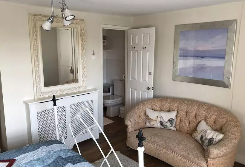 تختخواب و صبحانه Trenethick