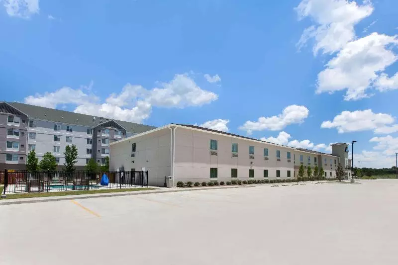 ホテル Days Inn By Wyndham Baton Rouge Airport