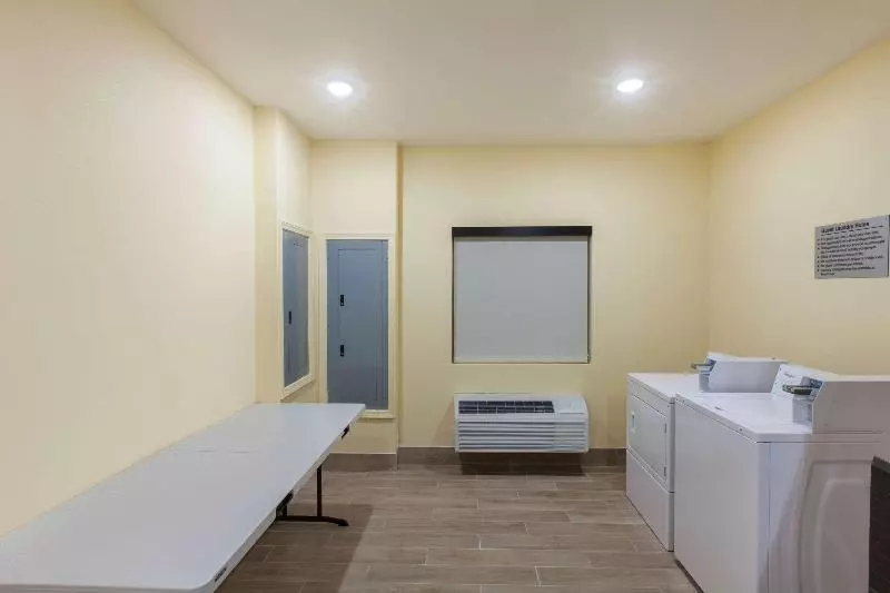 ホテル Days Inn By Wyndham Baton Rouge Airport