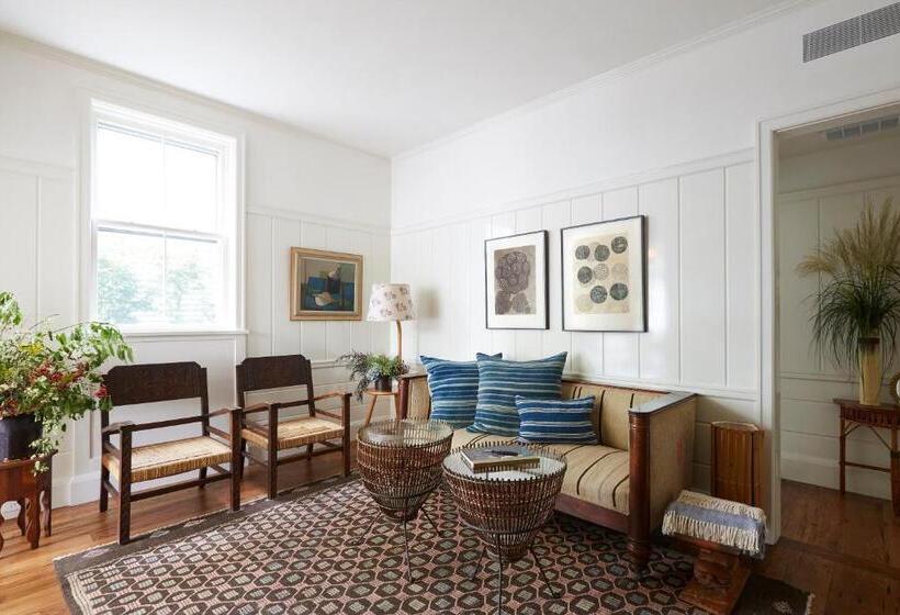 هتل Greydon House