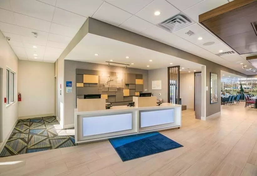 Hotelli Holiday Inn Express & Suites Jacksonville   Town Center, An Ihg