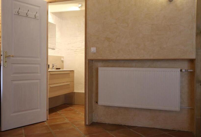 Bed and Breakfast Les Tours De Bombel