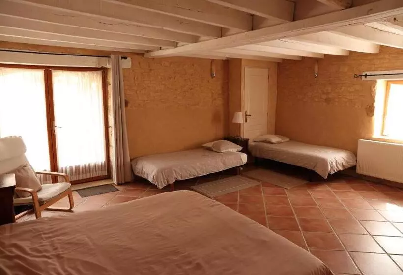 ベッドアンドブレックファースト Les Tours De Bombel