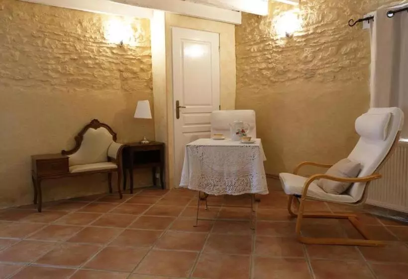 ベッドアンドブレックファースト Les Tours De Bombel