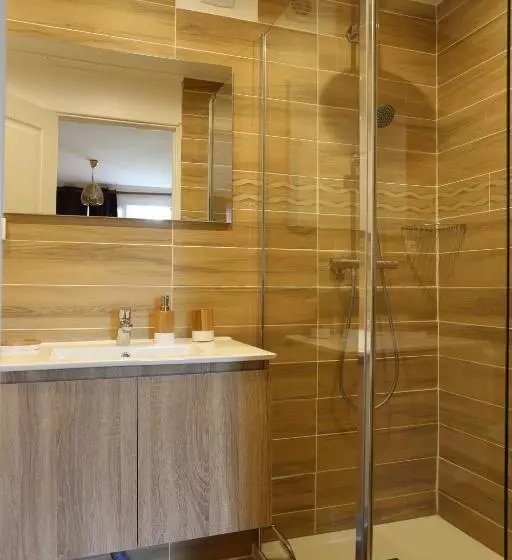 ベッドアンドブレックファースト Les Tours De Bombel