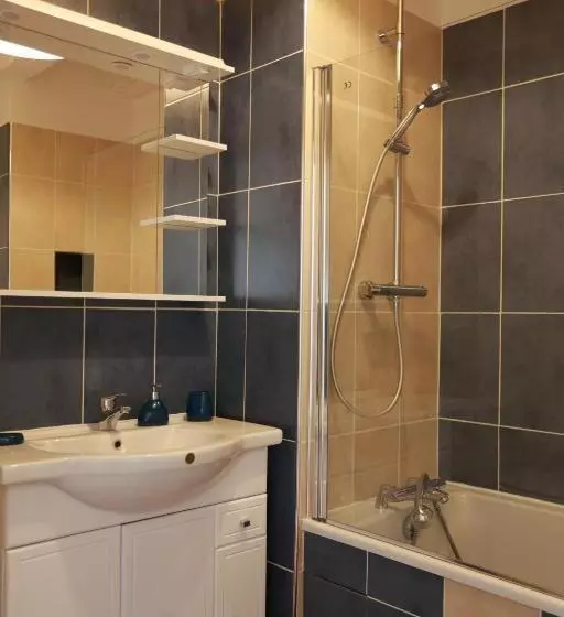 ベッドアンドブレックファースト Les Tours De Bombel