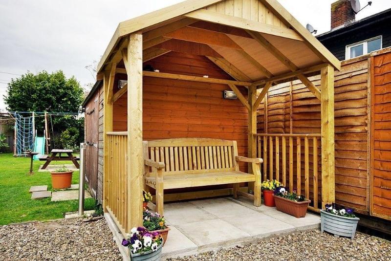 تختخواب و صبحانه The Apple House