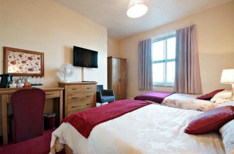 تختخواب و صبحانه The Apple House