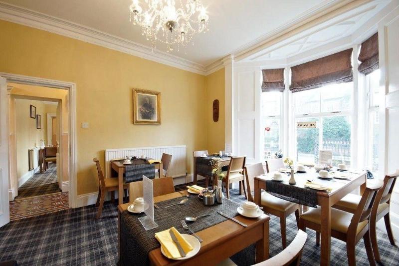 تختخواب و صبحانه The Apple House