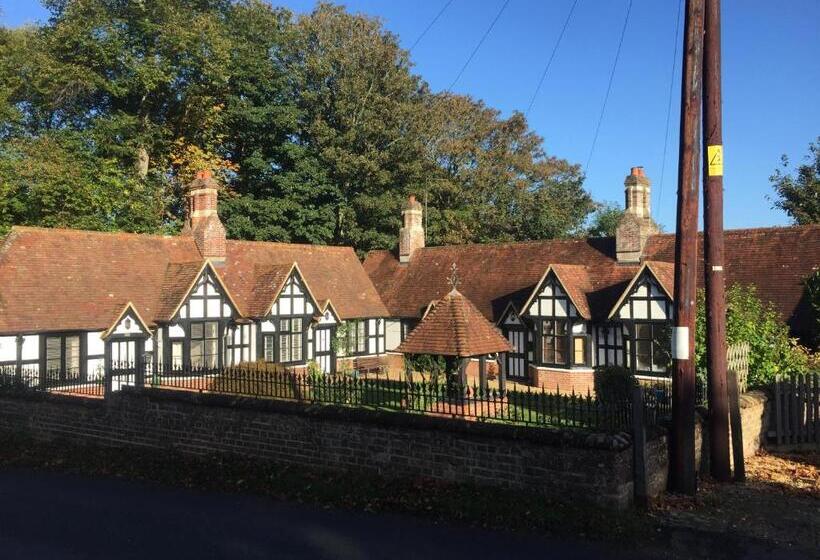 민박 The New Forest Inn