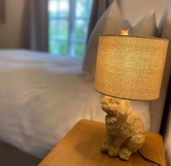 민박 The New Forest Inn