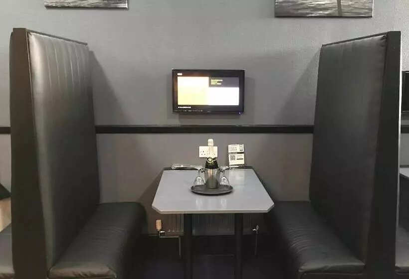 Hostelli Harbour Bridge Camps Bar