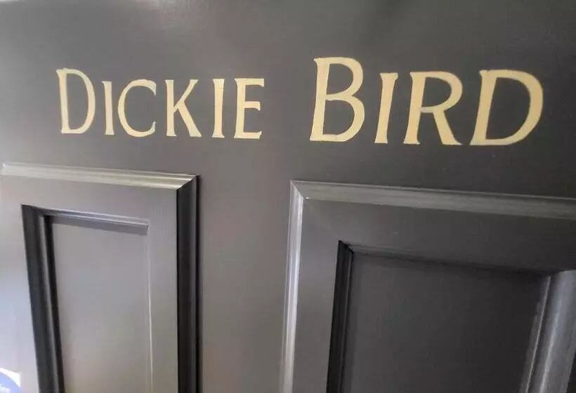 簡易ホテル The Black Hat