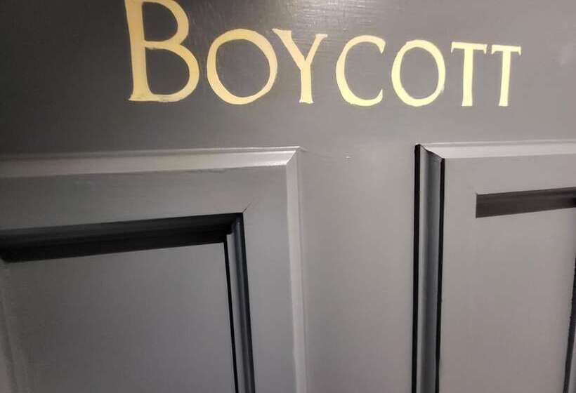 فندق فئة نجمة واحدة The Black Hat