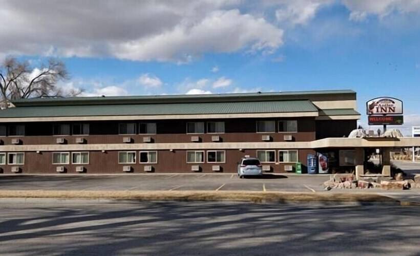 هتل Buffalo Bill's Antlers Inn