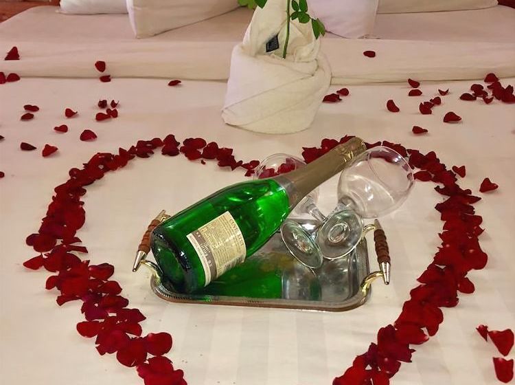 호텔 Njele Country Park