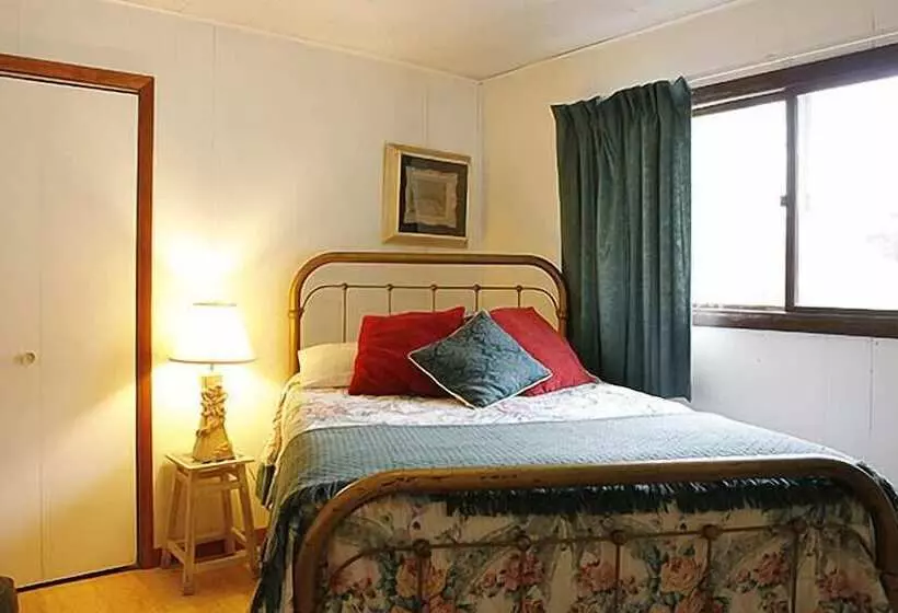 Hotelli Peninsula Park View Resort