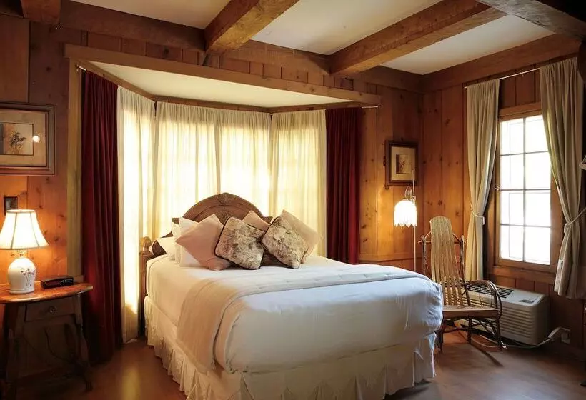 Hotelli Peninsula Park View Resort