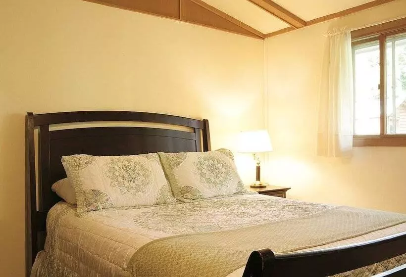 Hotelli Peninsula Park View Resort
