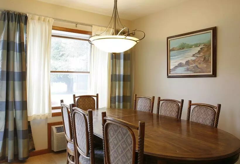 Hotelli Peninsula Park View Resort