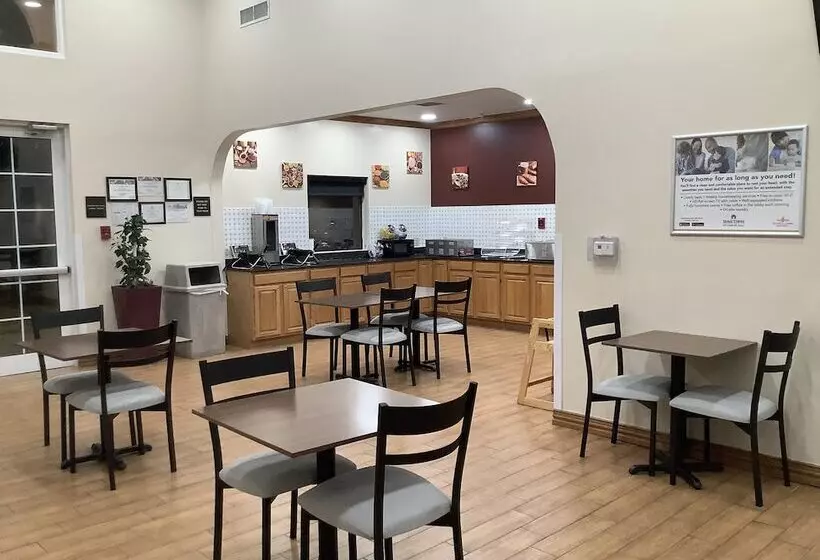 هتل The Executive Inn & Suites
