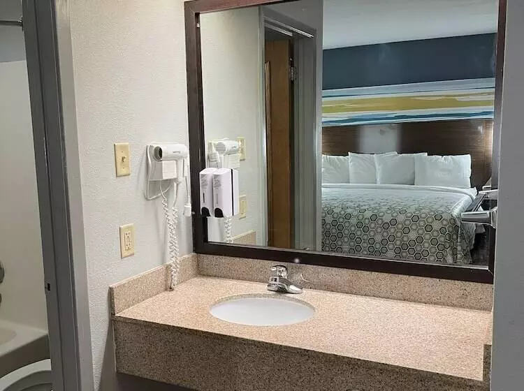 هتل The Executive Inn & Suites