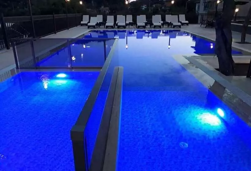 Hotelli The Sarigerme Inn