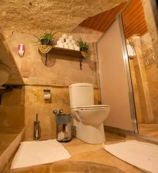 Kamelya Cave Hostel