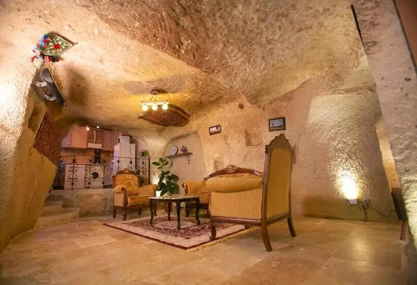 Kamelya Cave Hostel