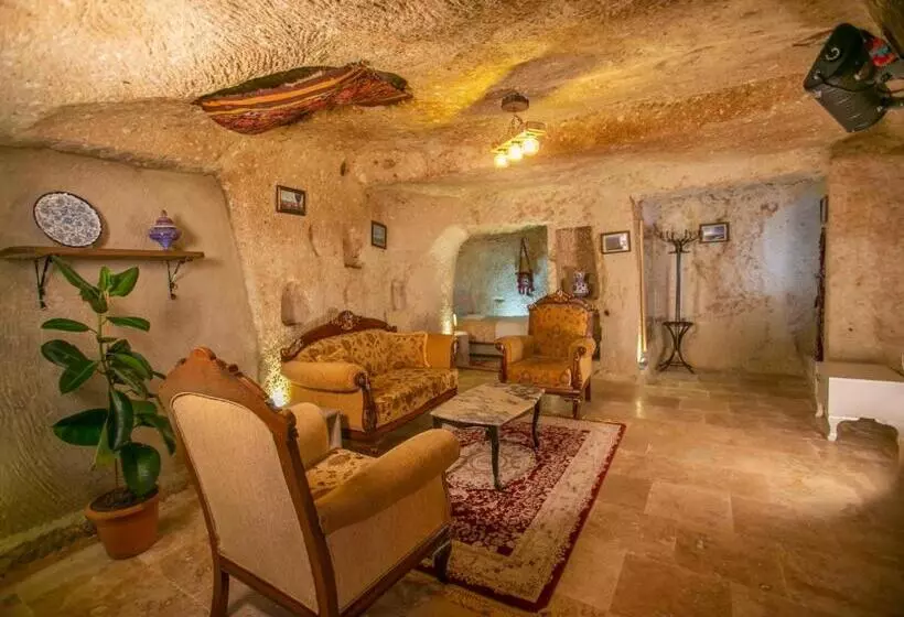Kamelya Cave Hostel