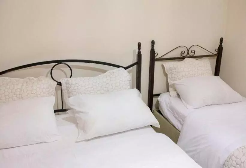 Kamelya Cave Hostel