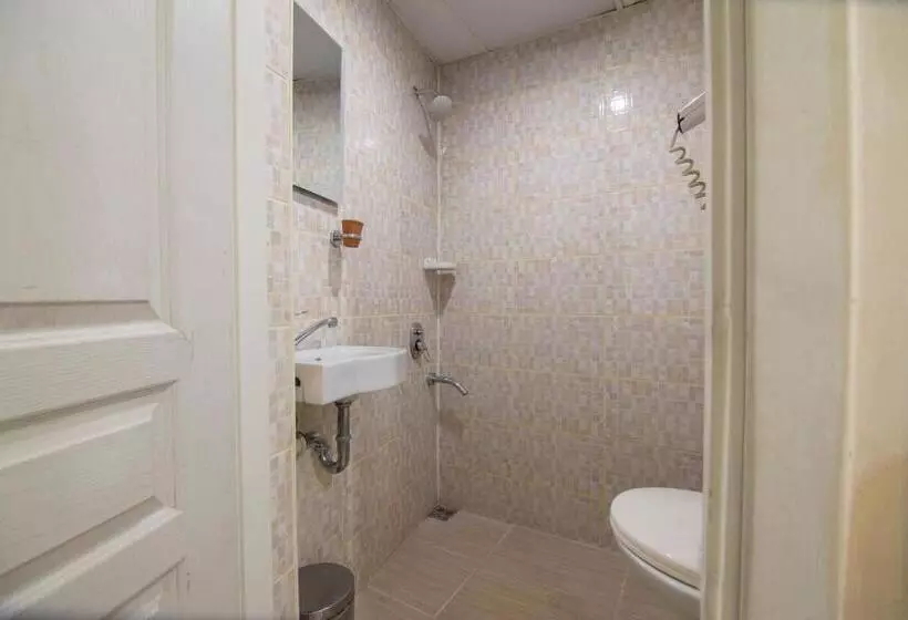 Kamelya Cave Hostel