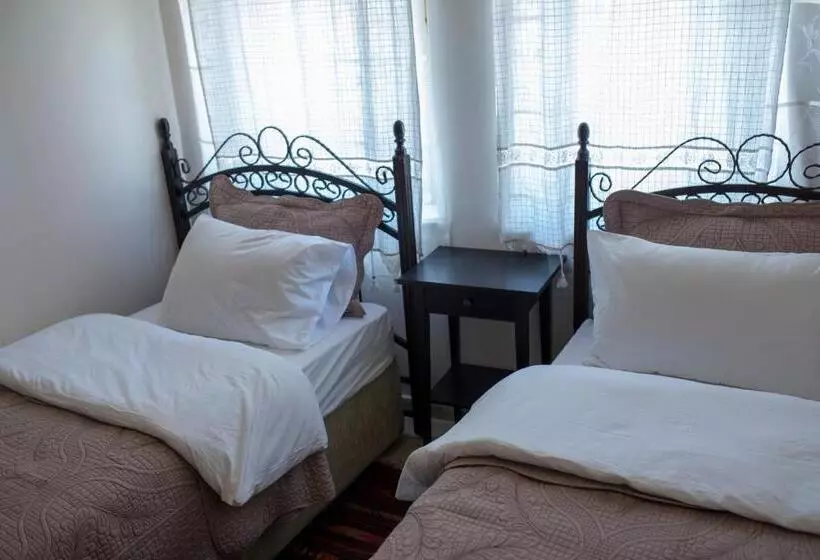 Kamelya Cave Hostel
