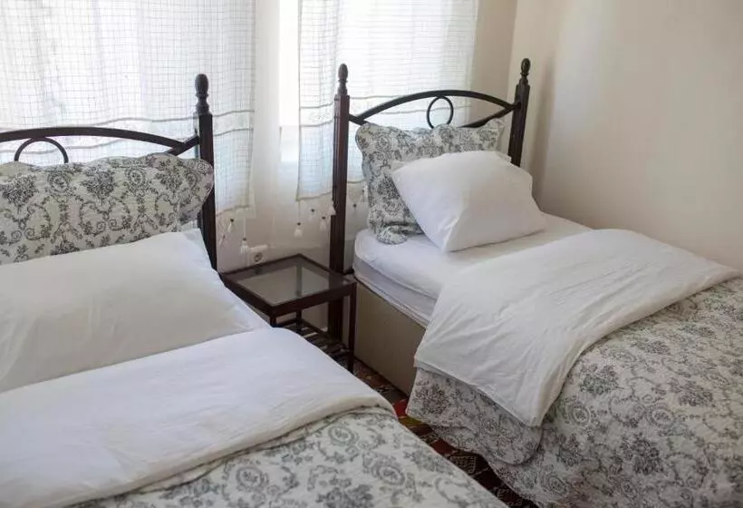 Kamelya Cave Hostel