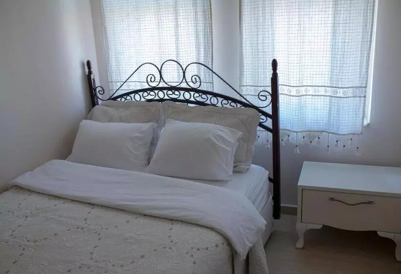 Kamelya Cave Hostel