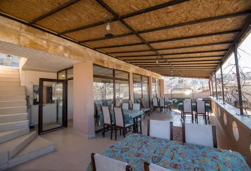 Kamelya Cave Hostel
