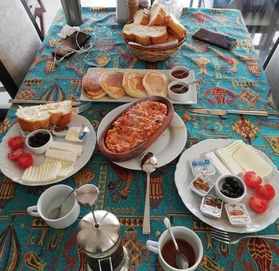 Kamelya Cave Hostel