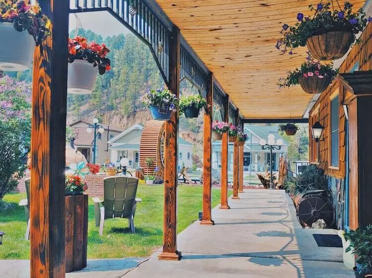 مُتل Cedar Wood Inn